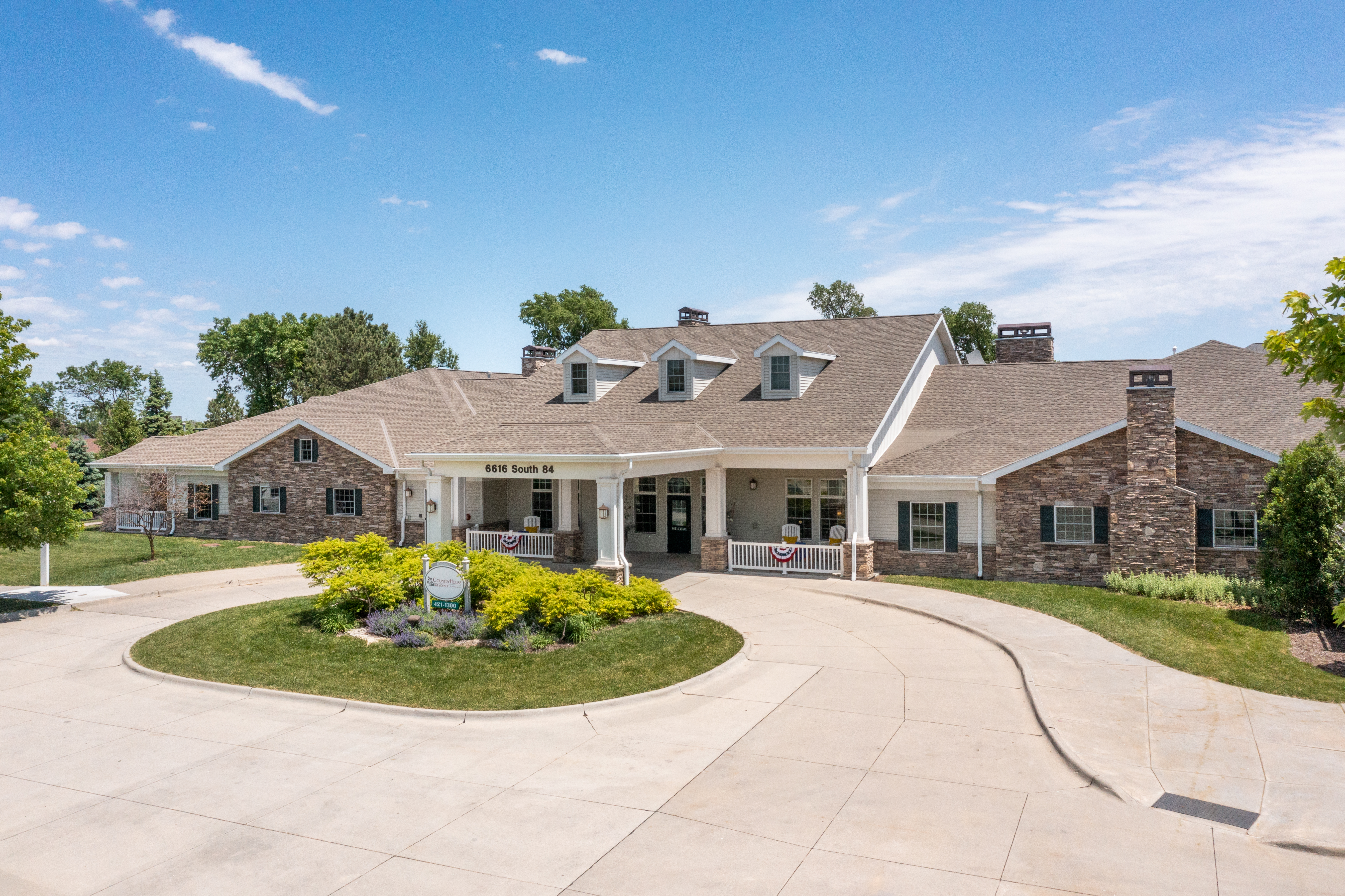 CountryHouse at Pine Lake (84th and Pine Lake)_1
