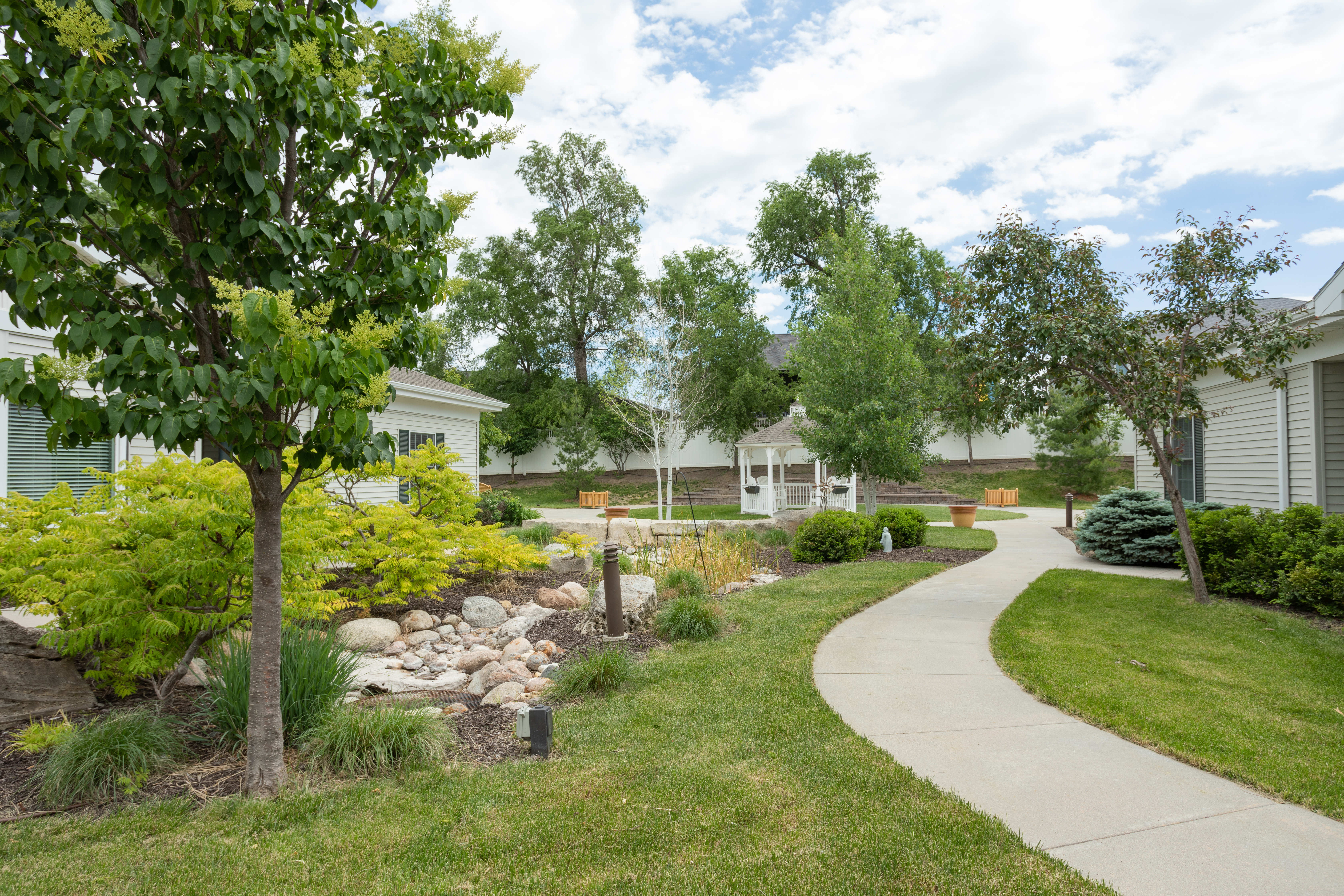 CountryHouse at Pine Lake (84th and Pine Lake)_5