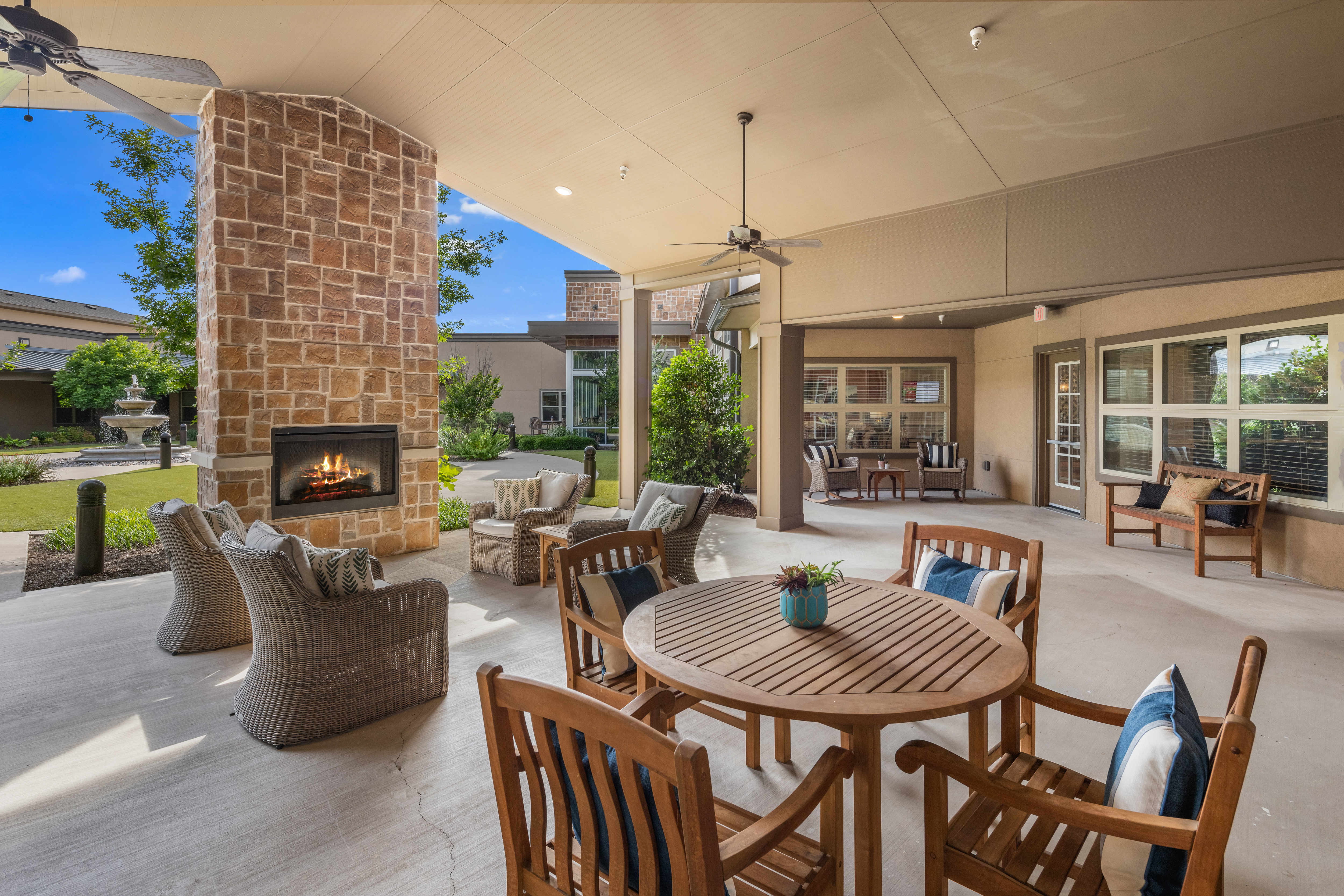 Discovery Village Alliance Town Center Memory Care_15