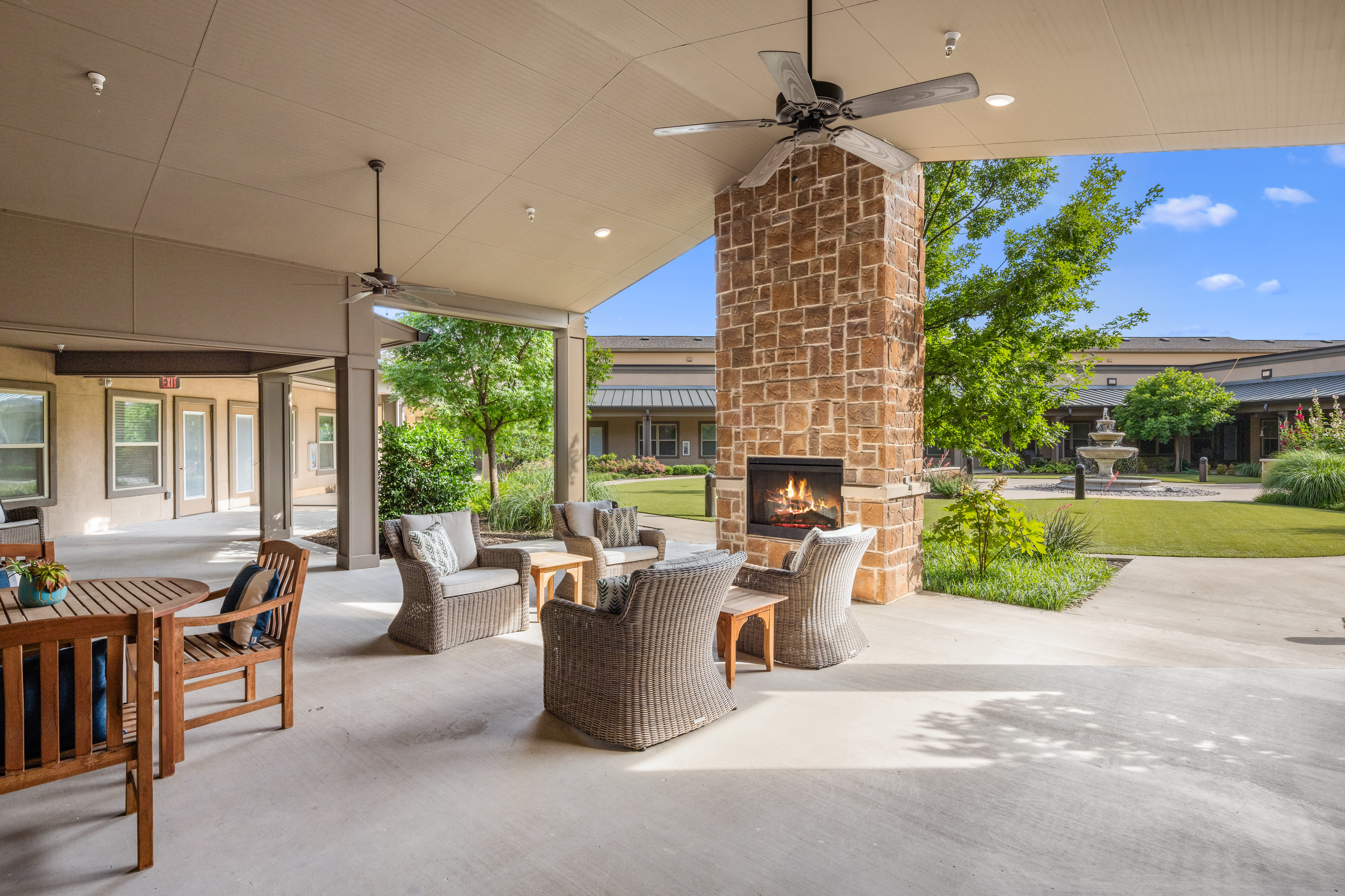 Discovery Village Alliance Town Center Memory Care_16