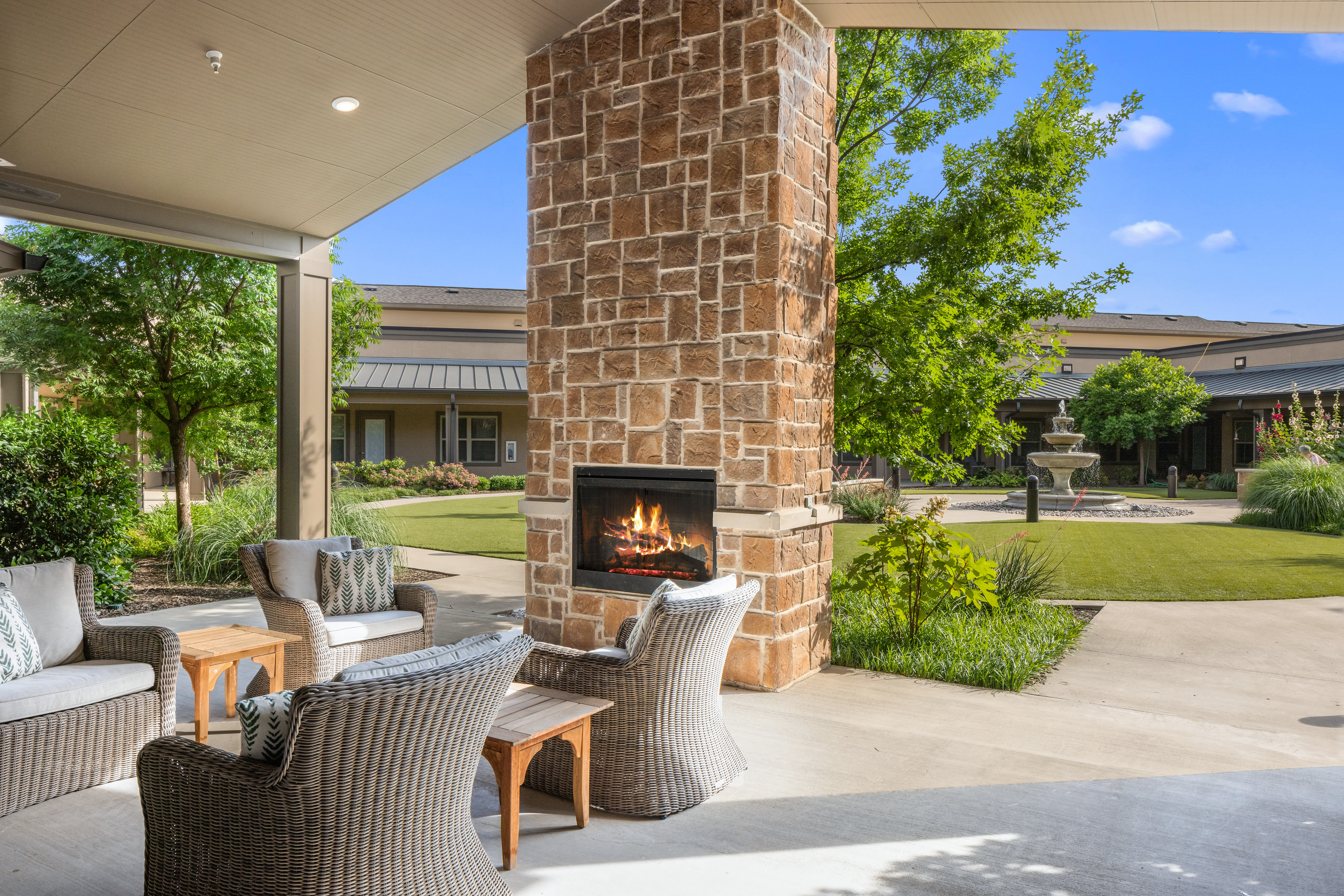 Discovery Village Alliance Town Center Memory Care_17
