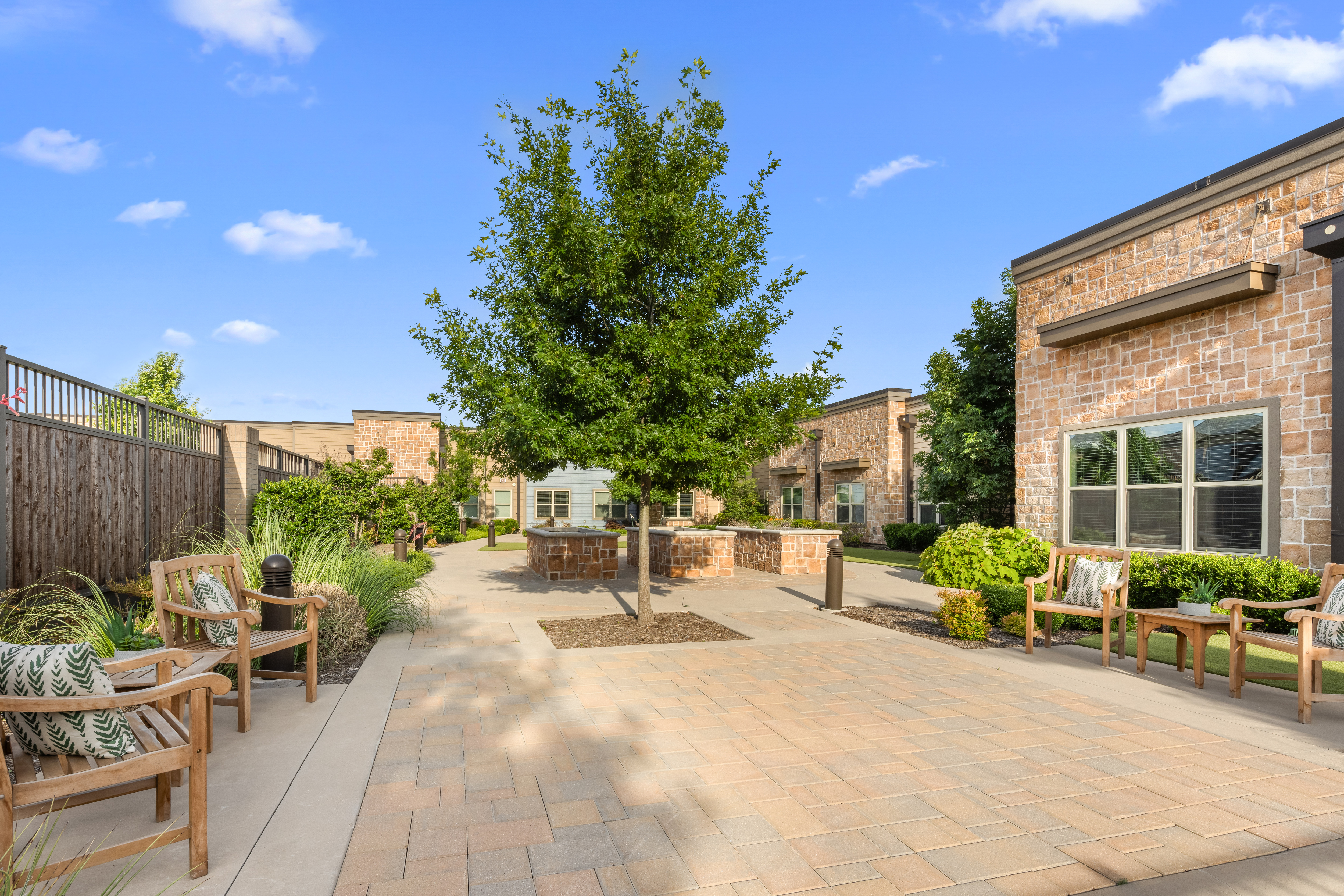 Discovery Village Alliance Town Center Memory Care_22