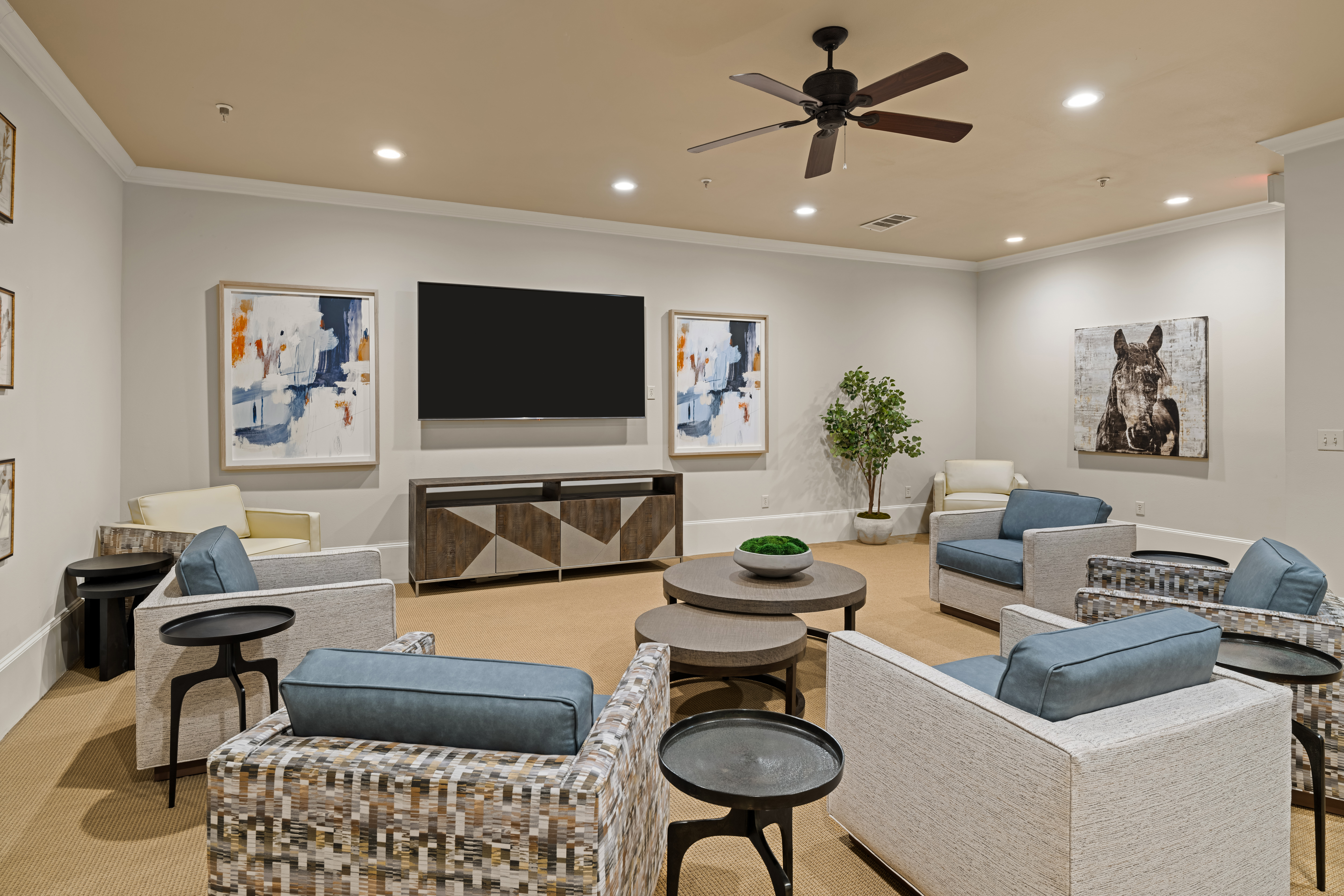 Discovery Village Southlake Memory Care_19