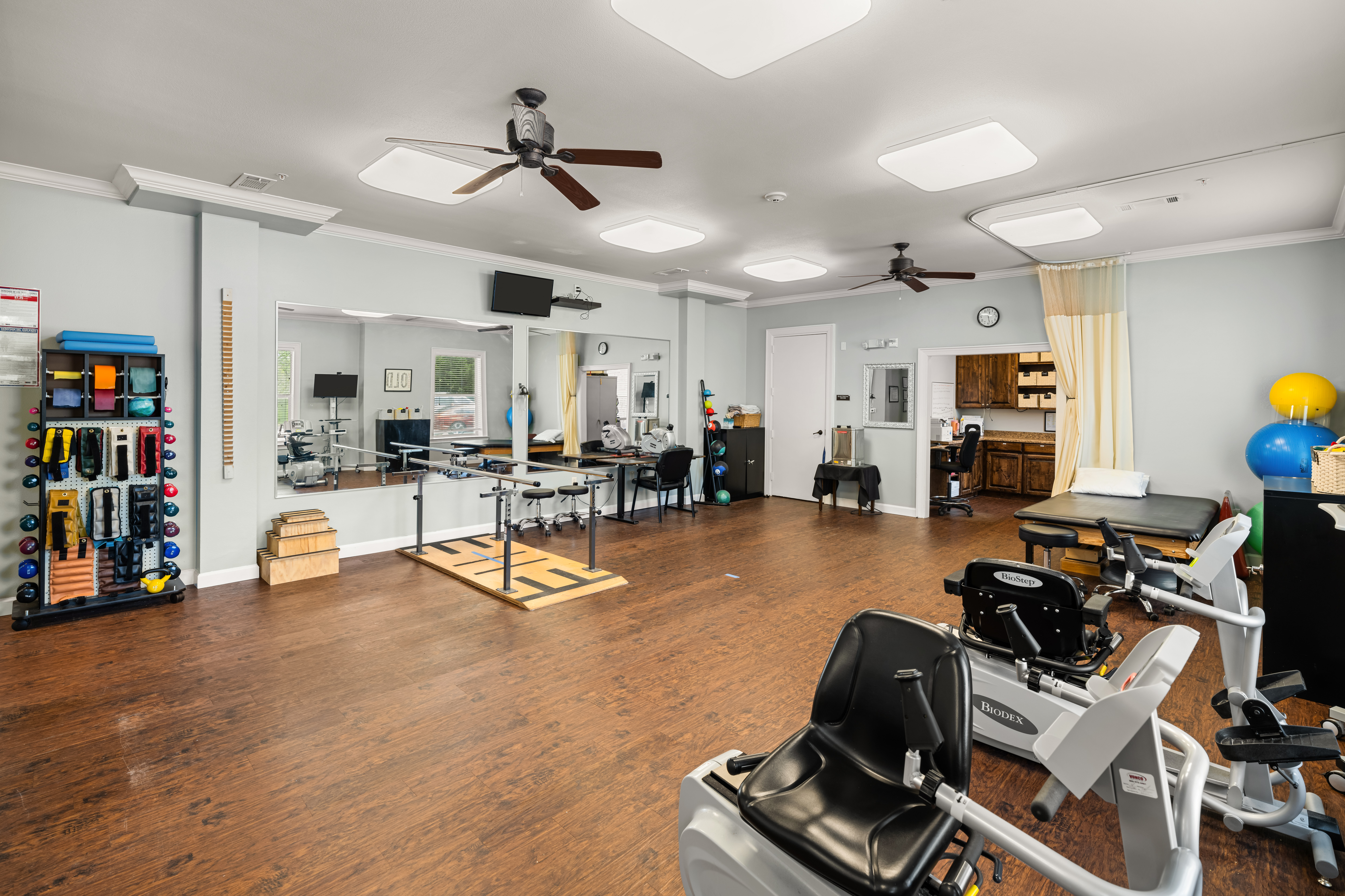 Discovery Village Southlake Assisted Living_13