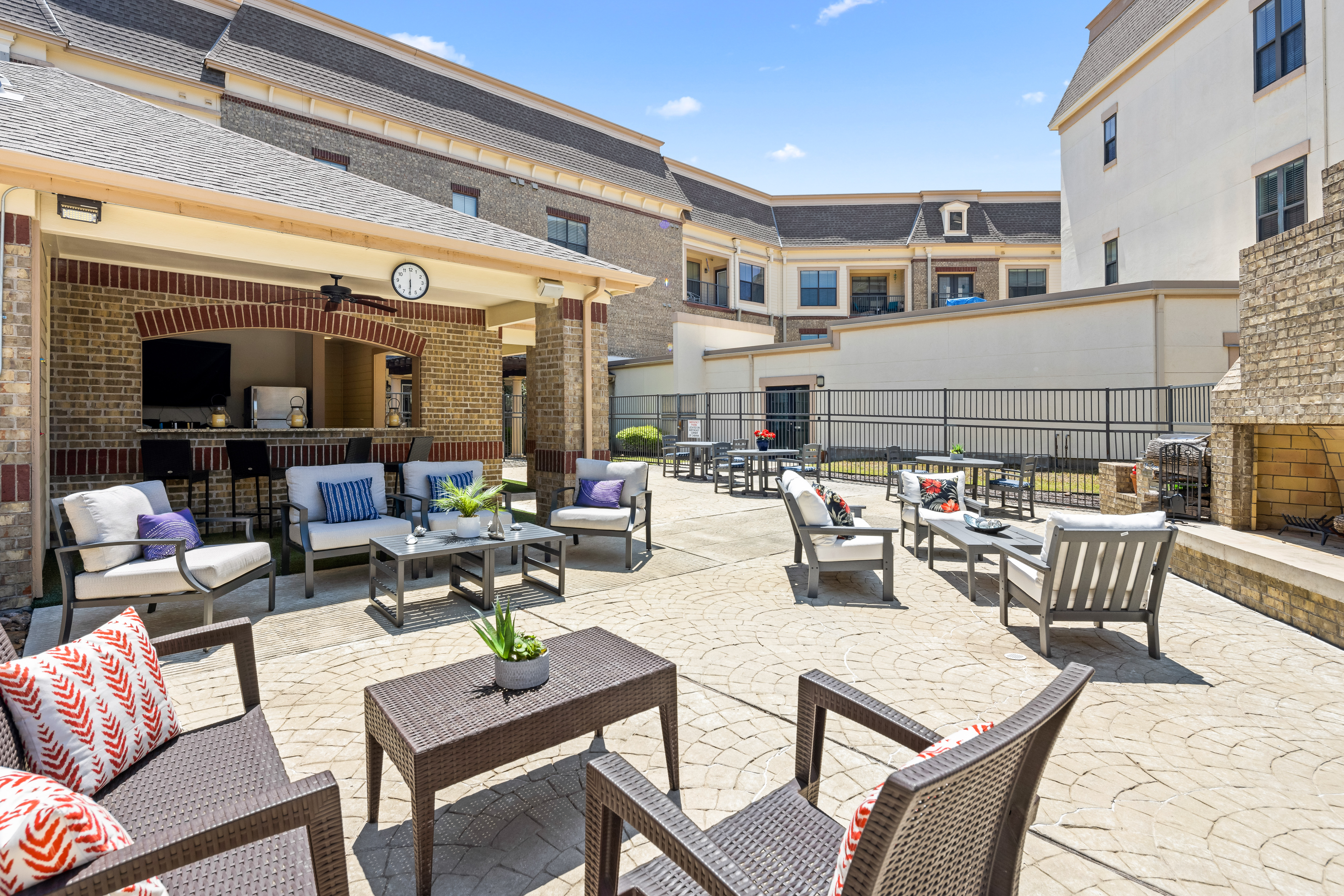 Discovery Village Castle Hills Independent Living_33