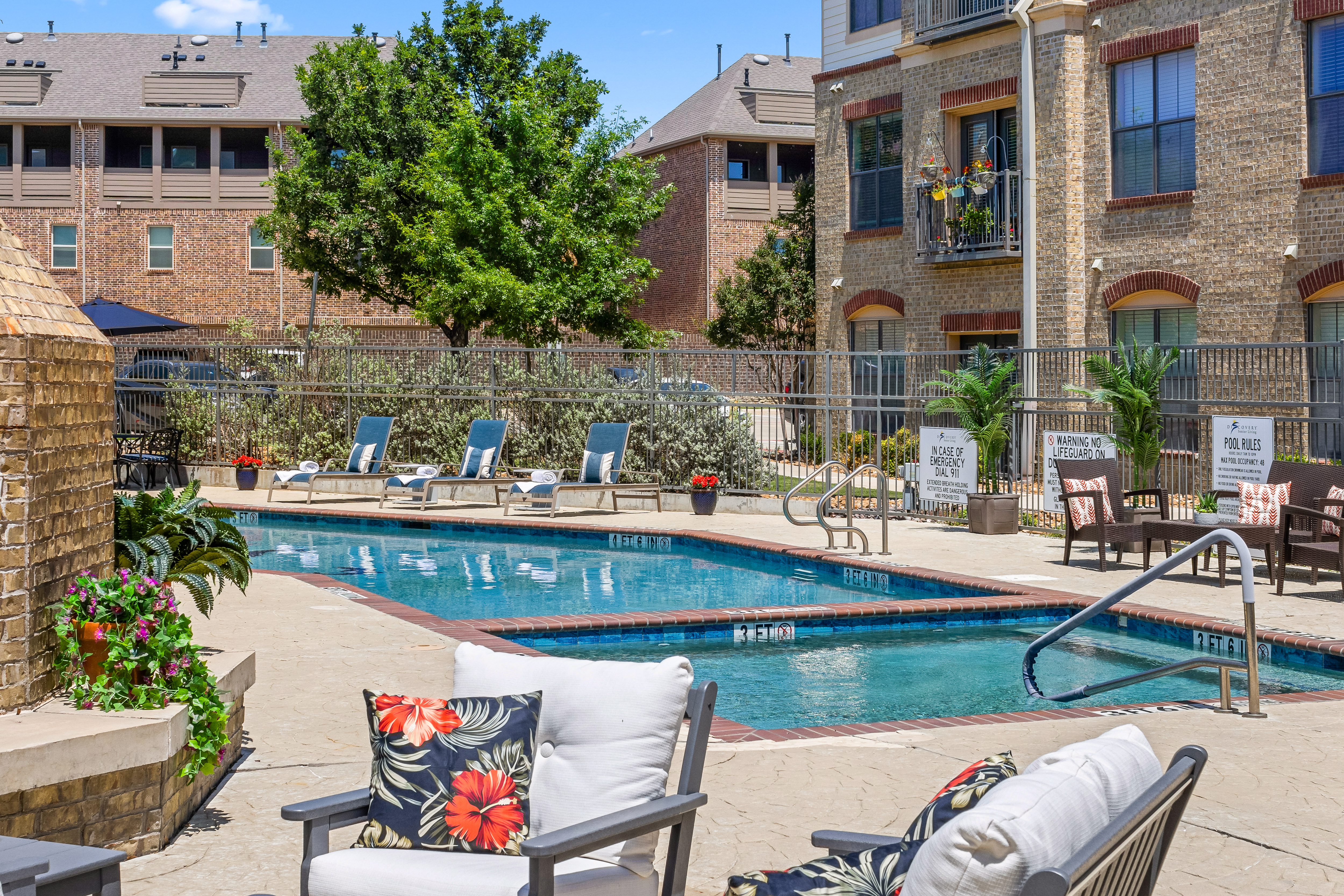 Discovery Village Castle Hills Independent Living_59