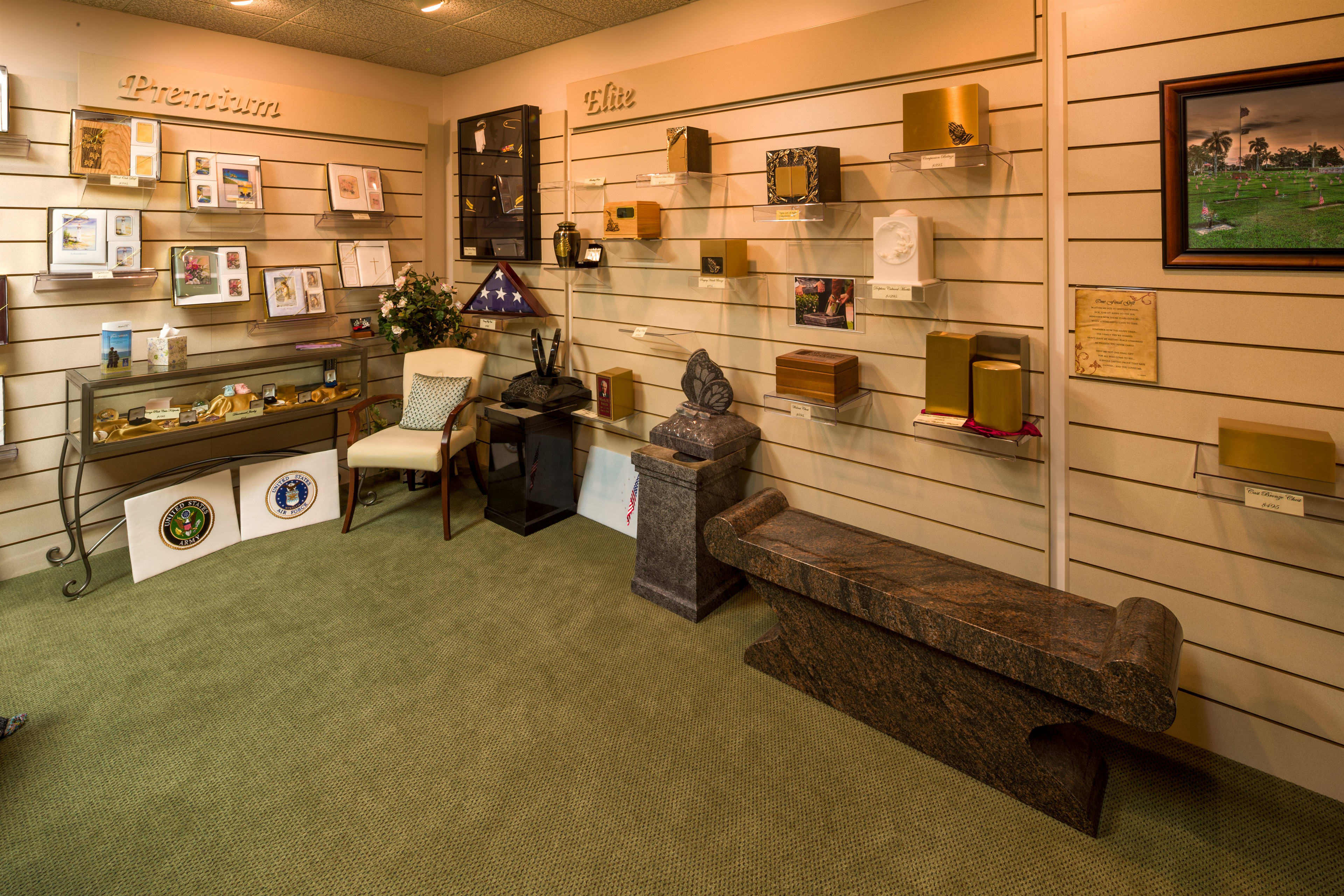 Fort Myers Memorial Gardens Funeral Home & Cemetery_8