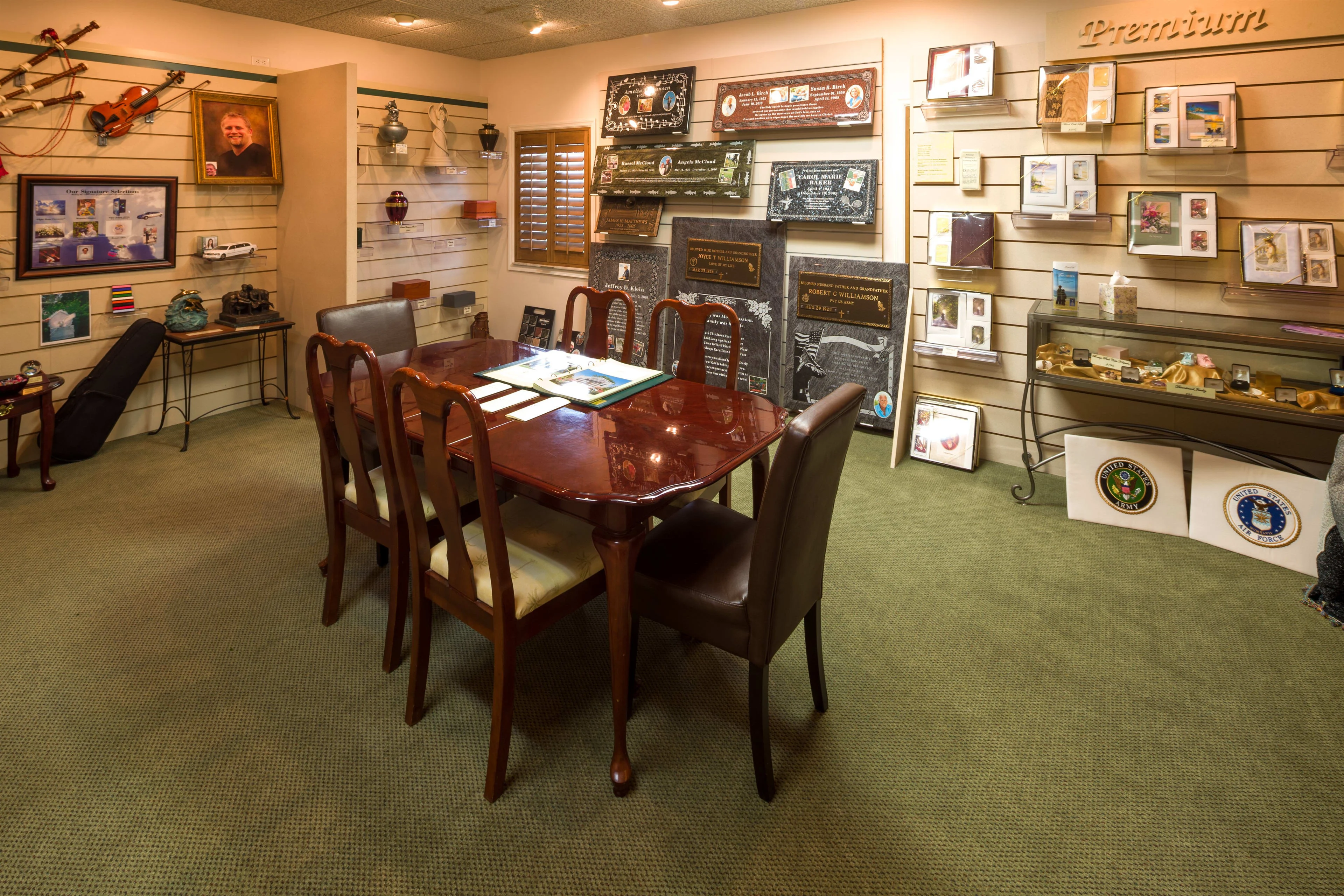Fort Myers Memorial Gardens Funeral Home & Cemetery_9
