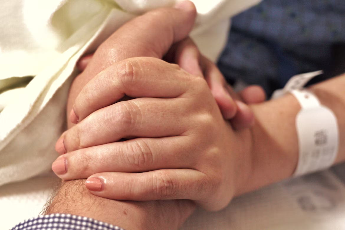 Hospice vs. Long-Term Acute Care: How to Make the Right Choice