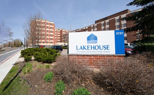 From Hospital to Home: How Skilled Nursing Rehab Helps Seniors
