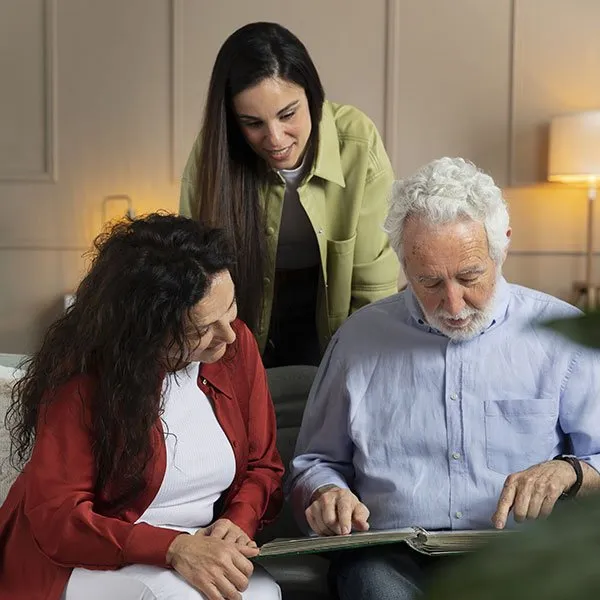 Independent Living vs. Memory Care: A Guide for Florida Families