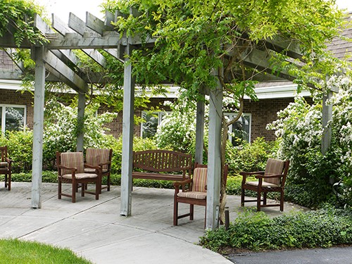 Parker at River Road Nusring Care Residence_2